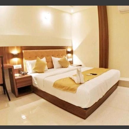 Hotel Emerald Near T2 International Airport Мумбаї Екстер'єр фото