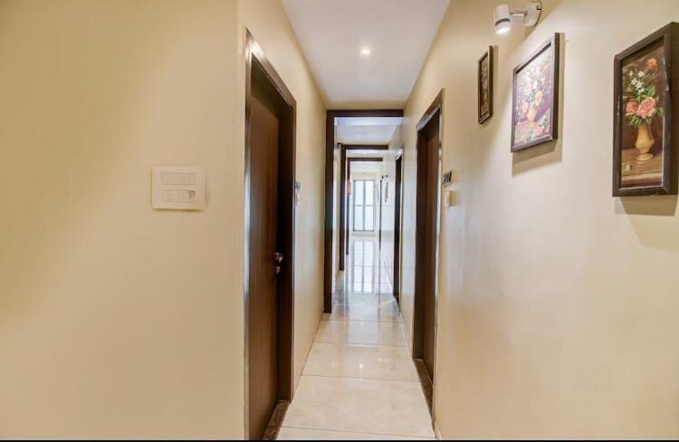 Hotel Emerald Near T2 International Airport Мумбаї Екстер'єр фото